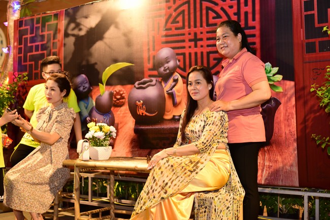 Chùm ảnh mồng một Tết Nhâm Dần